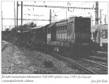 Již také neexistující lokomotiva 720 098 vjíždí v roce 1997 do Chocně s manipulačním vlakem. foto Jiří Šedo