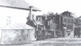 parn lokomotiva 30002 se snhovm pluhem .7 v Litomyli kolem r. 1900