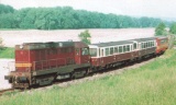 Motorové lokomotivy řady 720 se v GVD 1994/1995 objevovaly v čele osobního vlaku 15006 - zde 720 031-4 u zastávky Nedošín